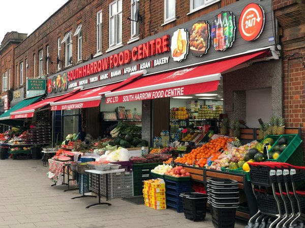Vin rouge sans alcool : une boisson moderne et élégante