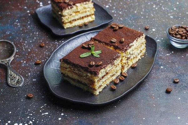 Quelles sont les alternatives minceur pour un tiramisu sans mascarpone ni sucre blanc?
